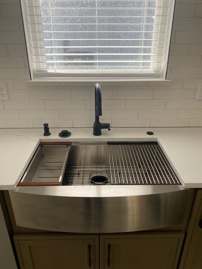 Foto del edificio - Beautiful New Construction Condo in Moses Pointe, Pets Welcome!