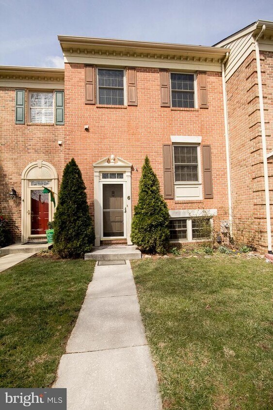 Primary Photo - 6 Cross Falls Way