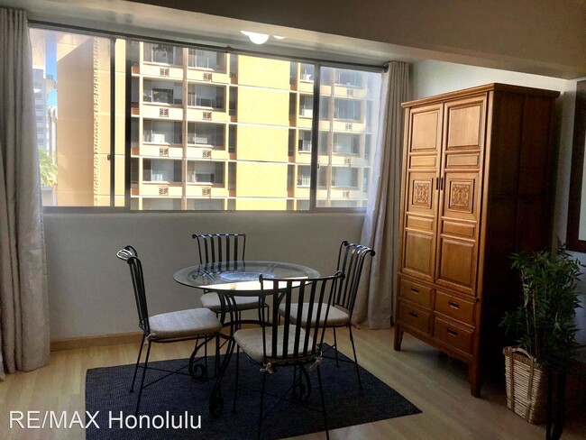 Foto del edificio - 1 br, 1 bath House - 2421 Ala Wai Blvd Apt...