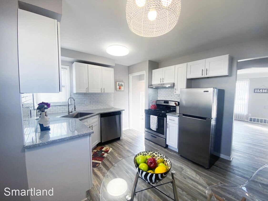 Foto principal - 3 br, 1 bath House - 14011 Broadway Avenue