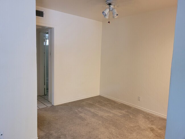 Building Photo - 4405 McKinney Ave