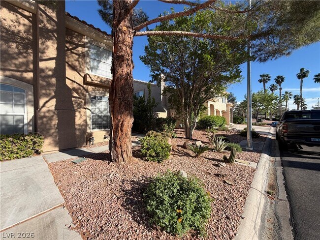 Foto del edificio - 9648 Silver City Dr