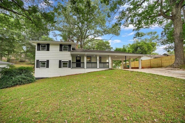 Building Photo - 2271 Cresta Dr