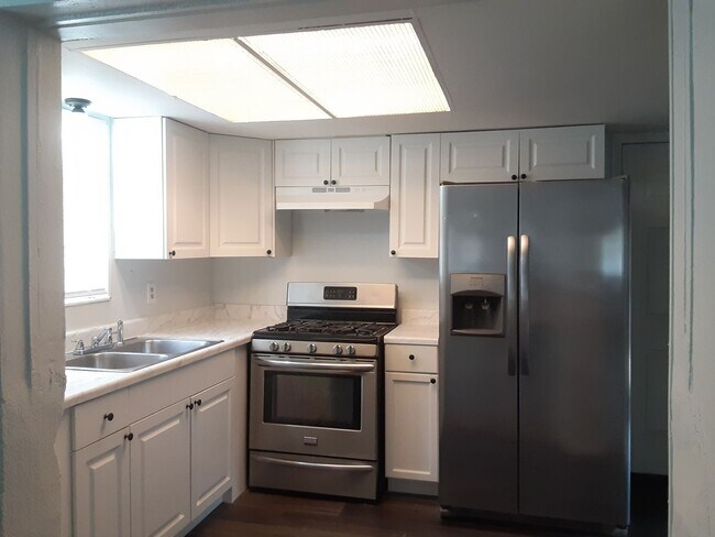 Building Photo - 3 bedroom, 2 bath Daytona Beach