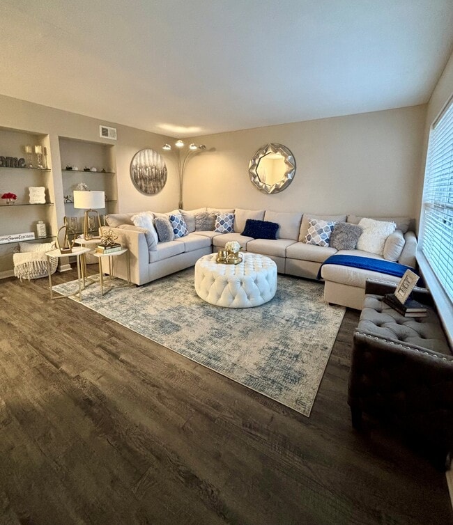 Building Photo - Memorial Fountain