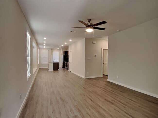 Foto del edificio - 2411 Foster Hl Rd