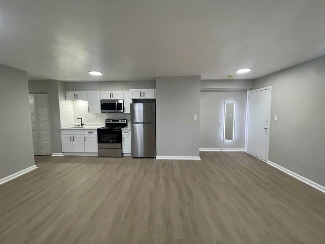 Photo - Live in Style at Bellagio East Living I: Convenient and Vibrant Community in Indianapolis Apartment