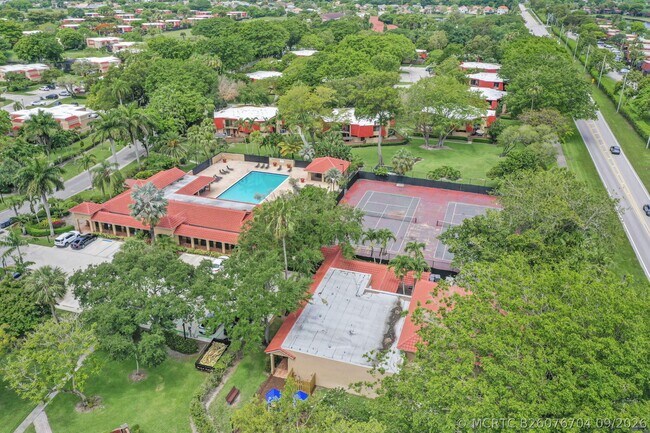 Foto del edificio - 8105 Severn Dr