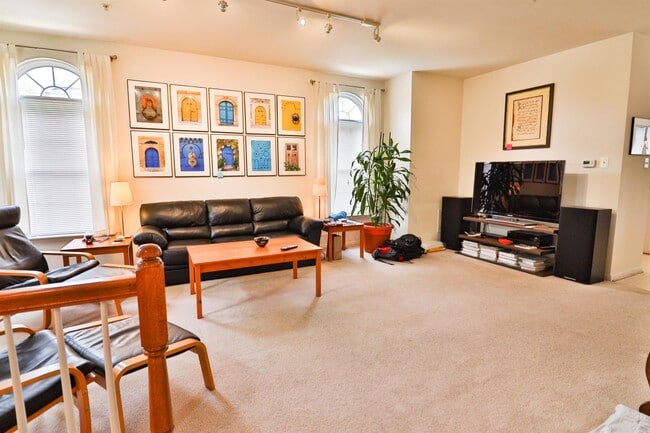 Building Photo - 524 Redland Blvd