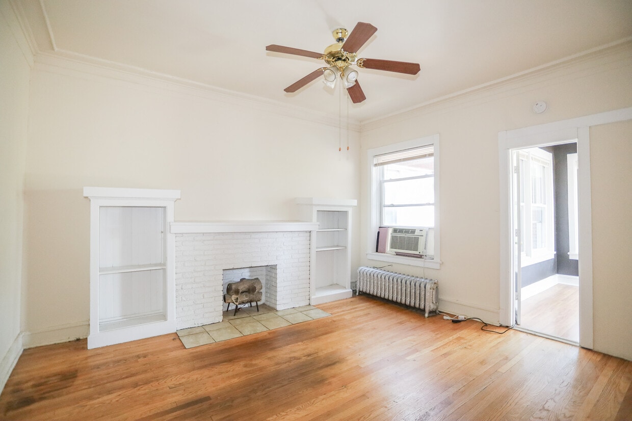 Primary Photo - 4404 N Magnolia Ave