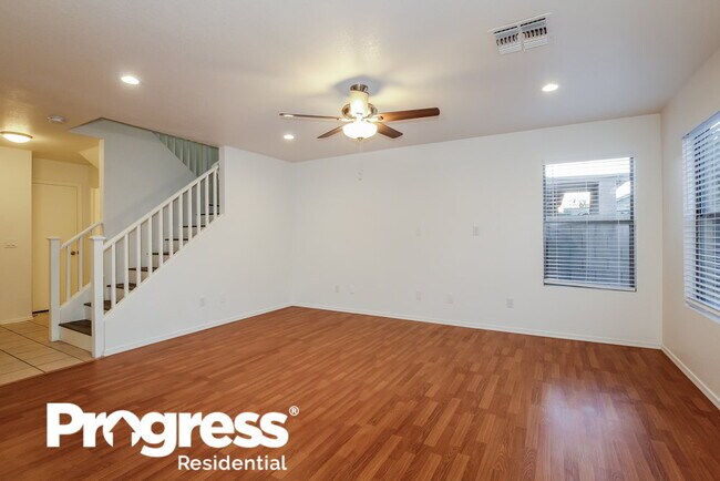 Foto del edificio - 16926 W Marshall Ln