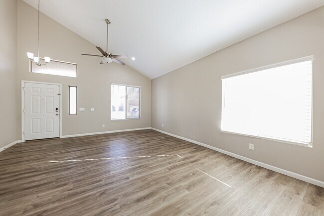 Foto del edificio - 15911 W Tasha Dr