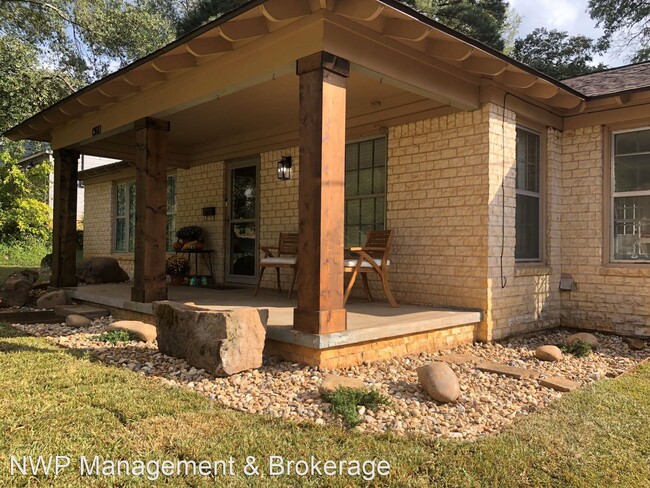 Building Photo - 3 br, 1.5 bath House - 918 N Azalea