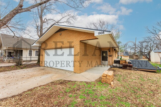 Building Photo - 1908 N Jeanette St