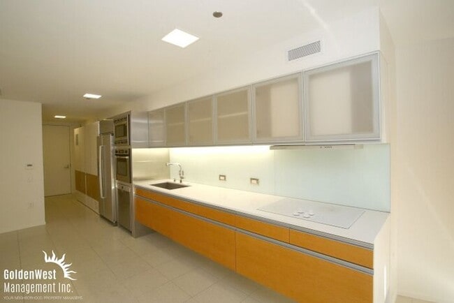 Foto del edificio - State of the Art Studio at Veer Towers in City Center!