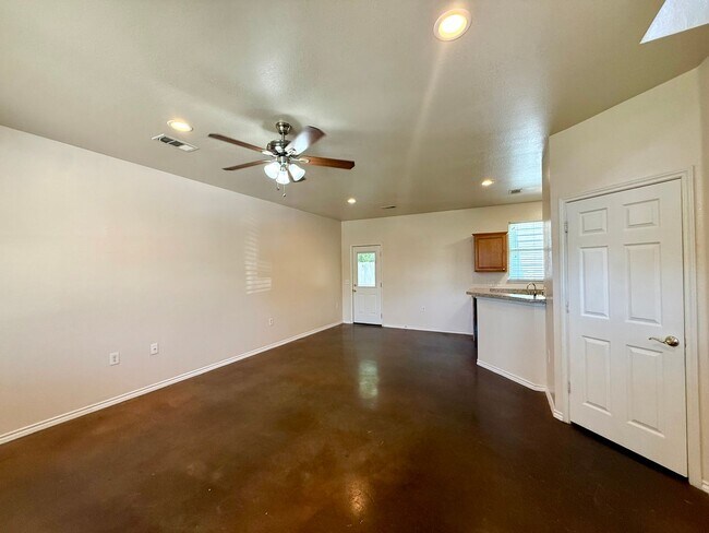 Building Photo - 6912 Meador Ave