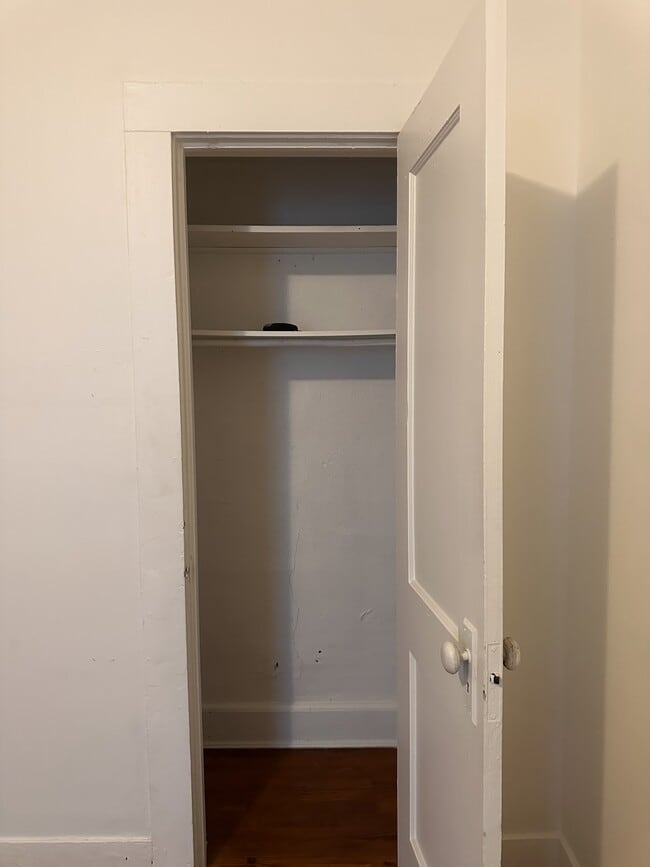 Living Space Closet - 448 Calhoun St NW