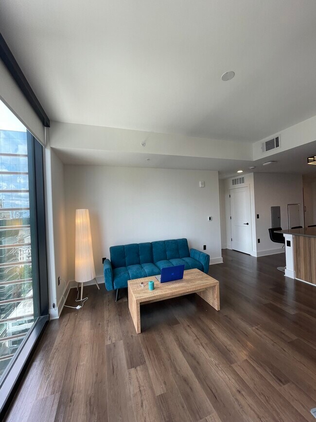 Foto del edificio - 1375 Peachtree St NE
