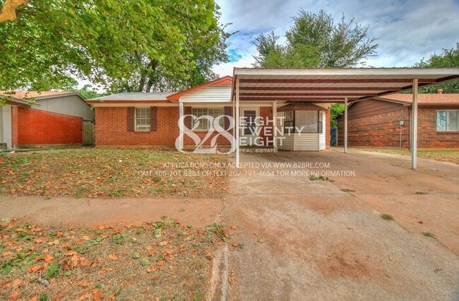 Building Photo - 3 Bedroom/1 Bath Single Family Home Just M...