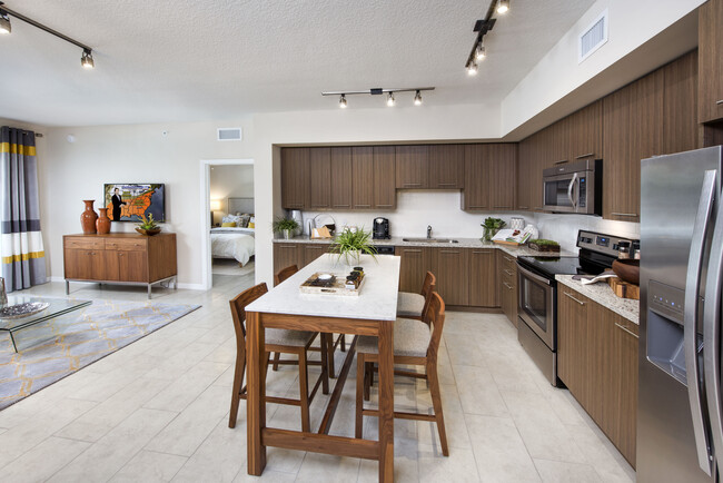 Kitchen and dining area - Avalon Toscana