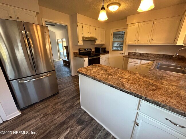 Building Photo - 2215 Gabriel Dr