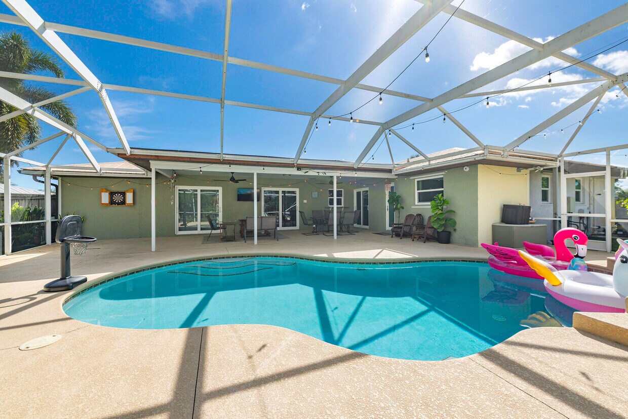 Foto principal - 762 SE River Ln