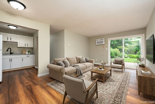 Building Photo - The Crossings