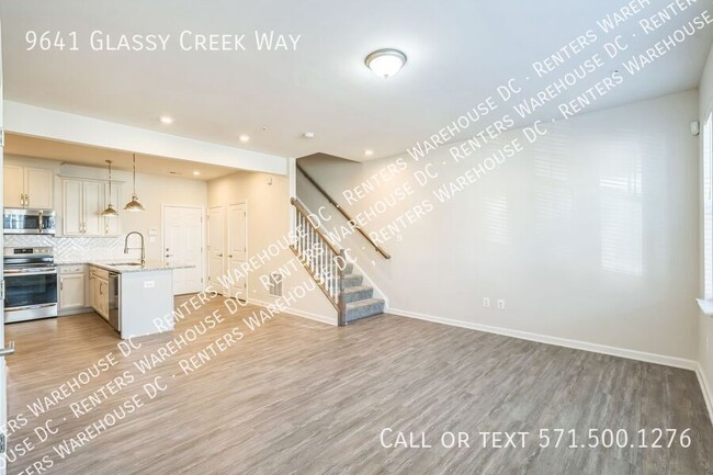 Building Photo - Bright & Modern 2Bd/2.5Bth + Bonus Room To...