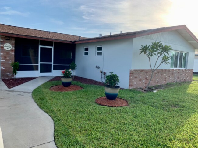 Foto del edificio - 472 Blue Lagoon Ln