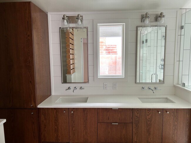 Foto del edificio - Rossmoor Home for rent. 3 bedrooms 2 baths.