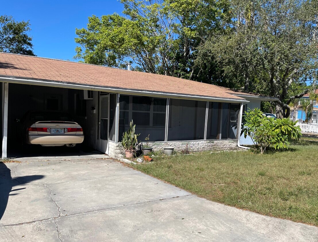 Frente - 1504 N Osceola Ave