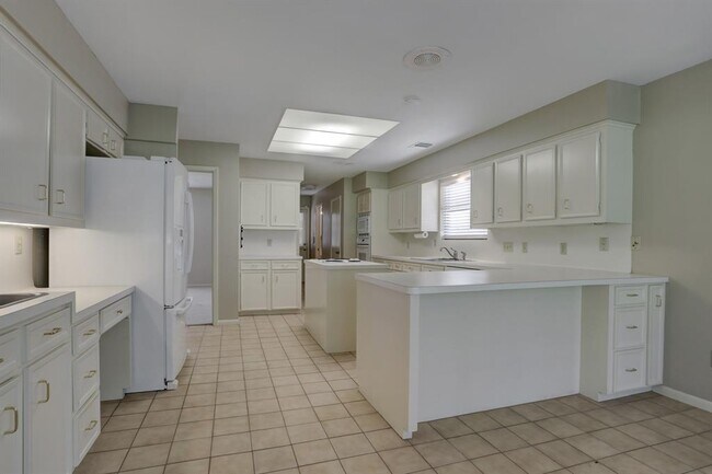 Foto del edificio - 2307 Fairway Cir