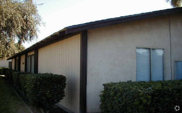 Primary Photo - 1712 Sylvan Ave