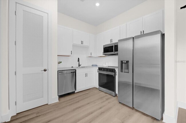 Foto del edificio - 878 TETBURY Lp