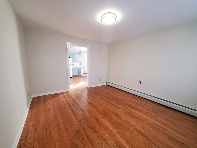 Living room - 1011 Dodge Ave