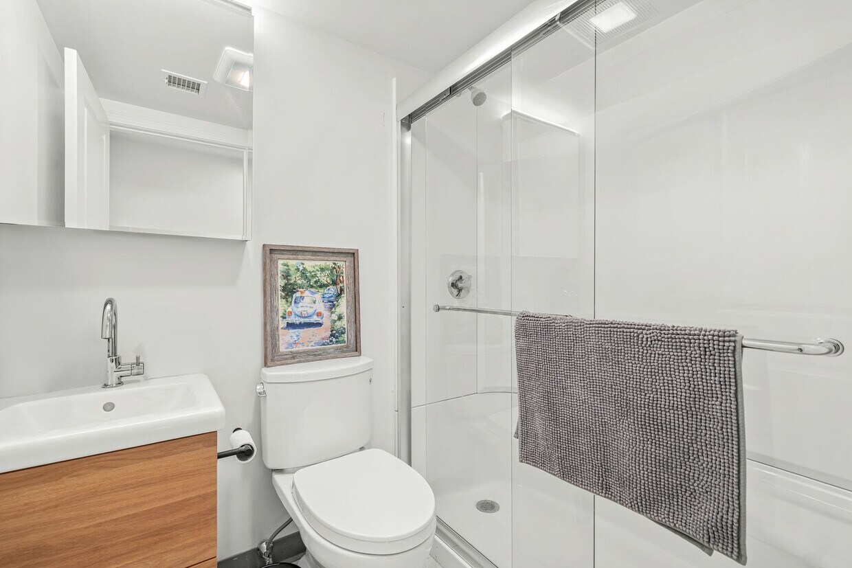 Building Photo - Great 1 Bed with Washer and Dryer in Unit! (Allston) WiFi Included