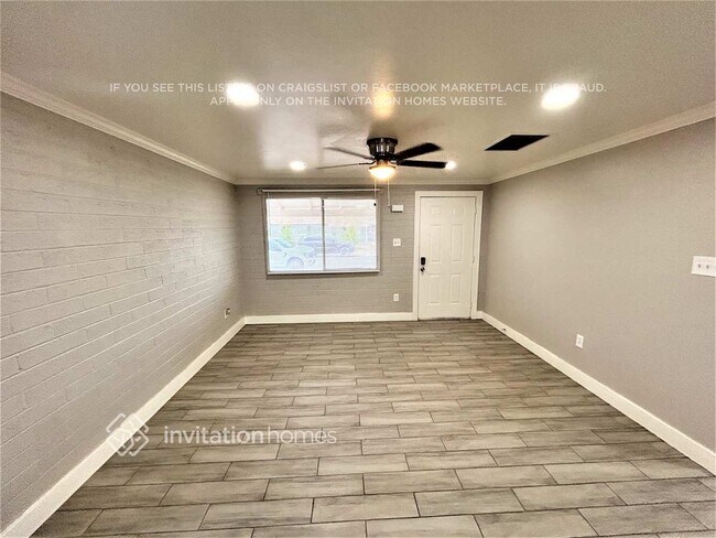 Foto del edificio - 4309 N 72nd Ln