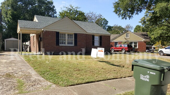 Building Photo - 1221 Bradbury Dr