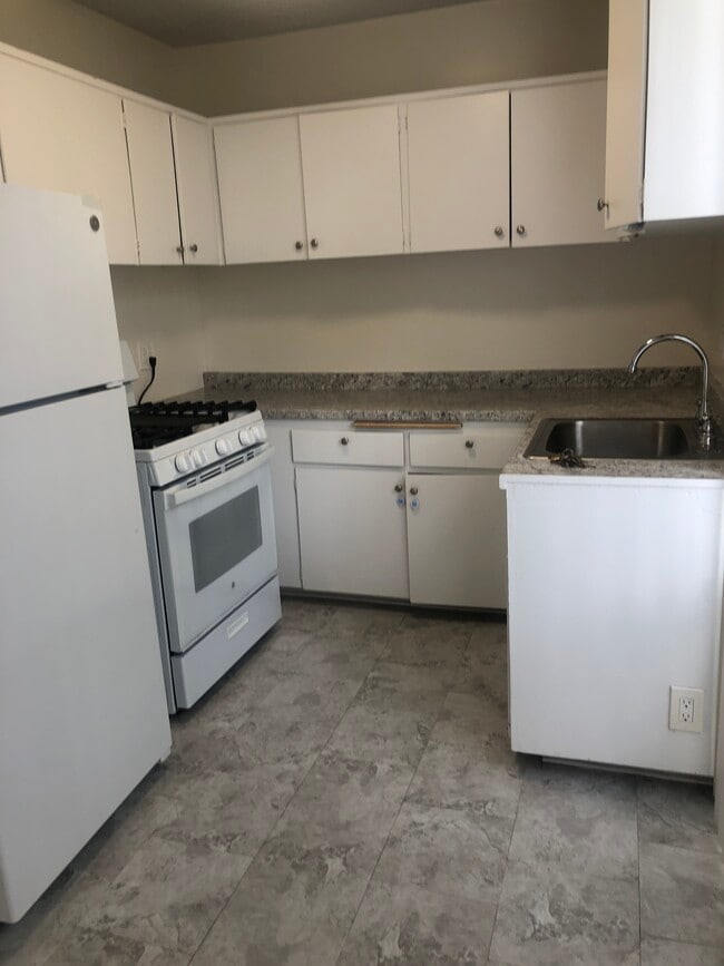 Building Photo - 514 S Gramercy Pl