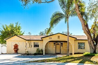 Building Photo - 3402 W Van Buren Dr