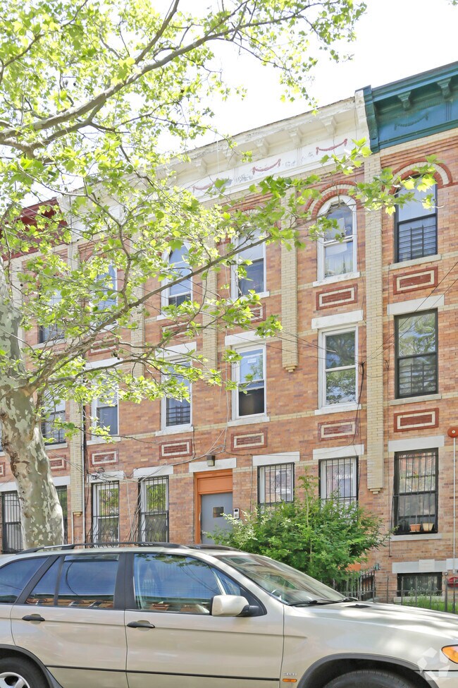 Building Photo - 443 Wyona St