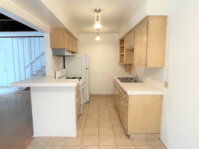 Kitchen - 105 Rees St