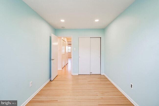 Foto del edificio - 6901-29 Valley Ave