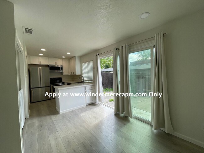 Building Photo - 6319 Seyferth Way