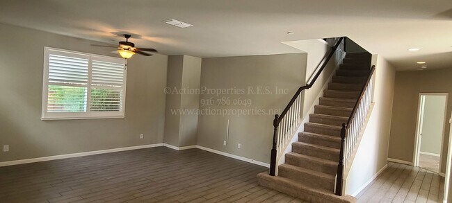 Foto del edificio - Center of Lincoln, Spacious 4 Bedroom 3.5 ...