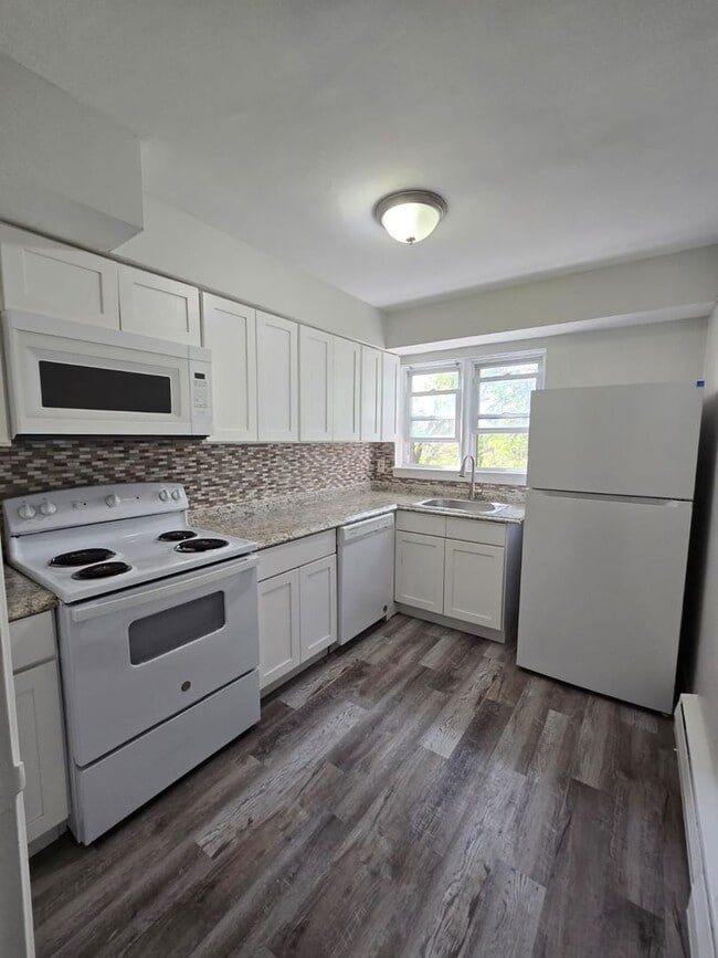 Photo - 60-66-66 White Horse Ave (Hamilton Township, NJ) Apartment