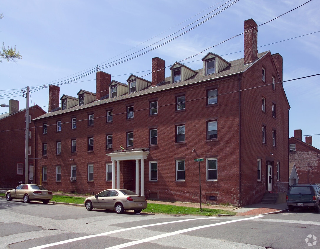 Building Photo - 2-6 Dwight St