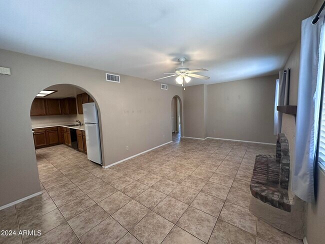 Foto del edificio - 16421 E Ashbrook Dr