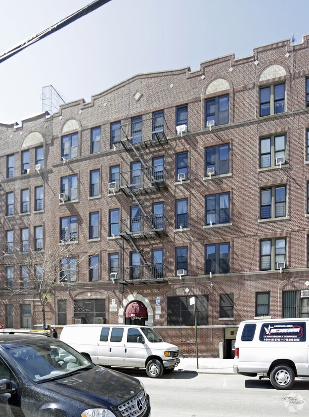Primary Photo - 1365-1378 College Ave