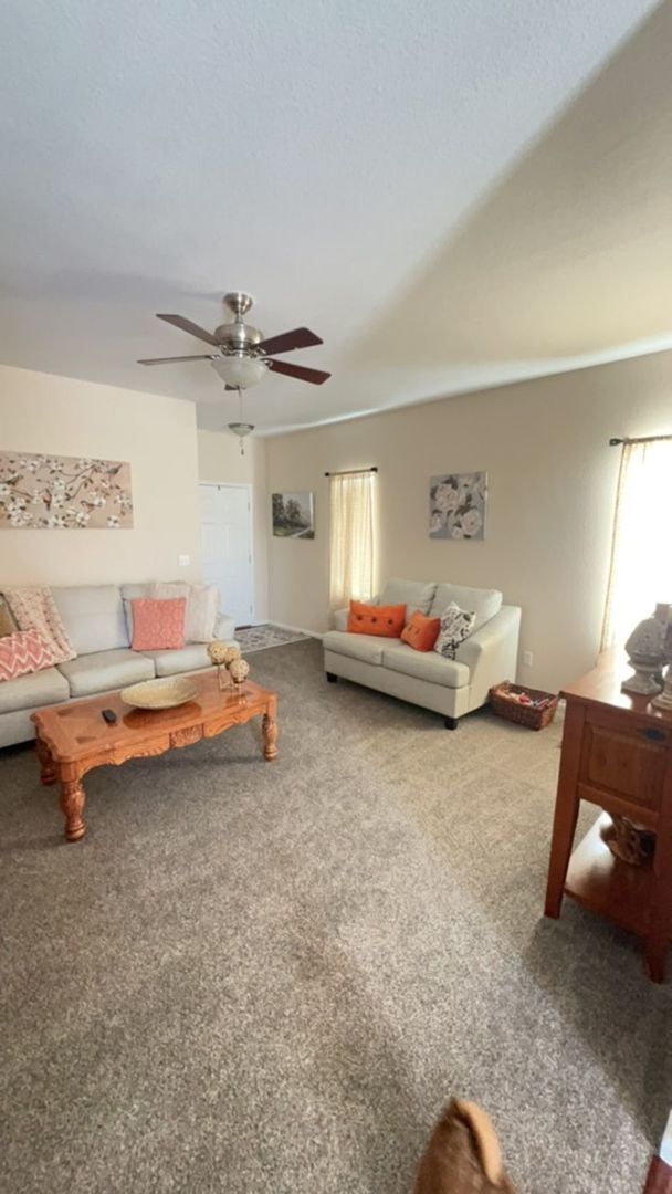Foto del edificio - Beautiful single family Ranch style home A...